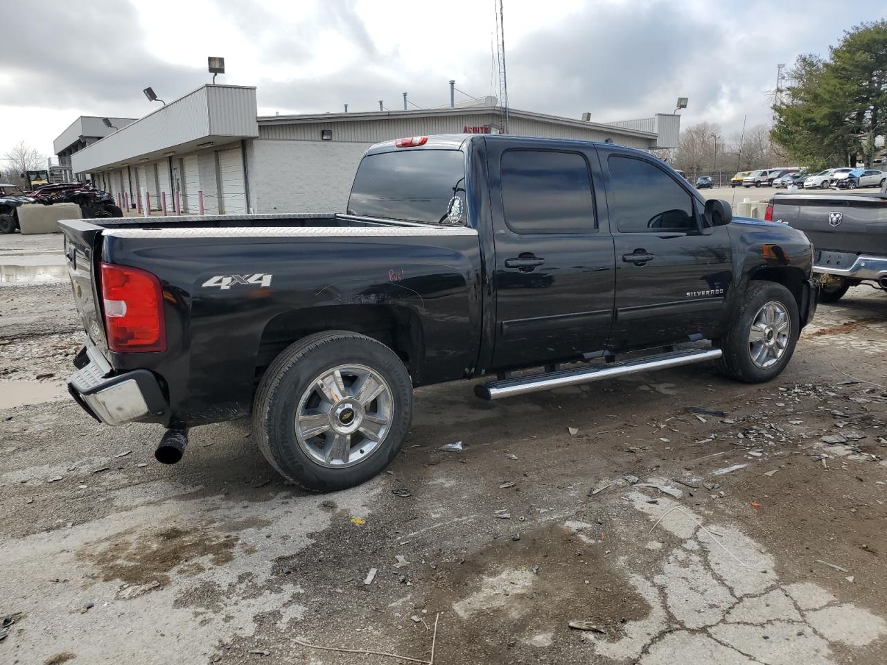 2013 Chevrolet Silverado - Image 3