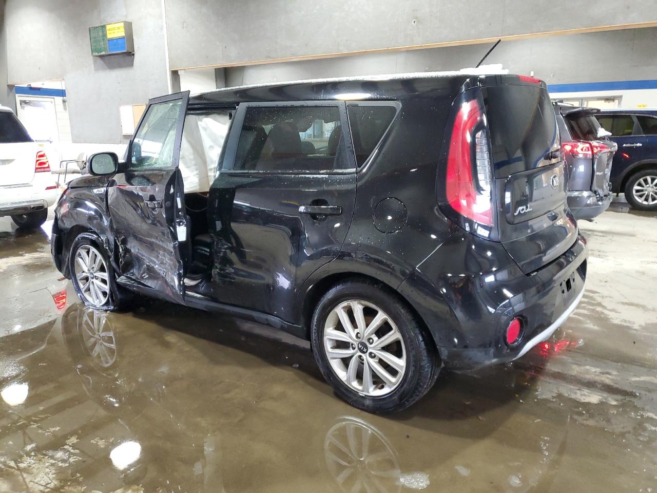 2019 Kia Soul - Image 2