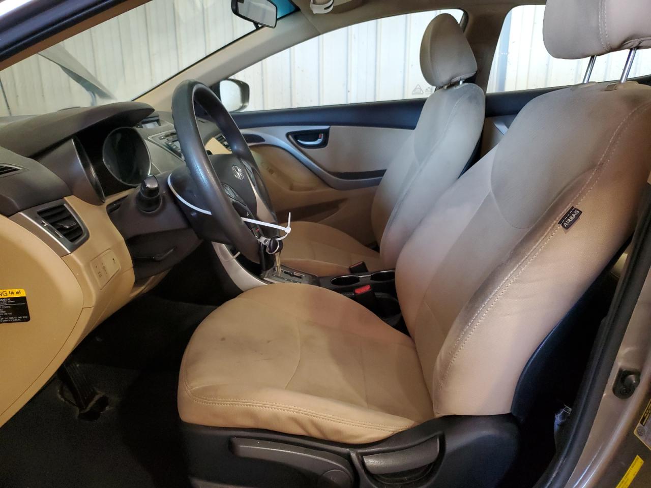 2013 Hyundai Elantra - Image 7