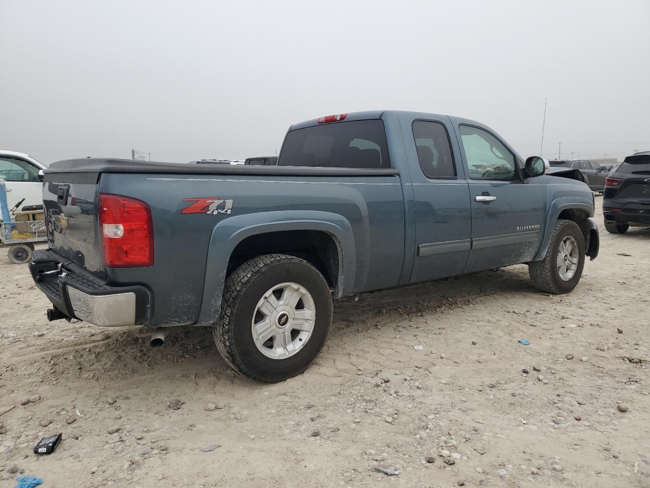 2010 Chevrolet Silverado - Image 3