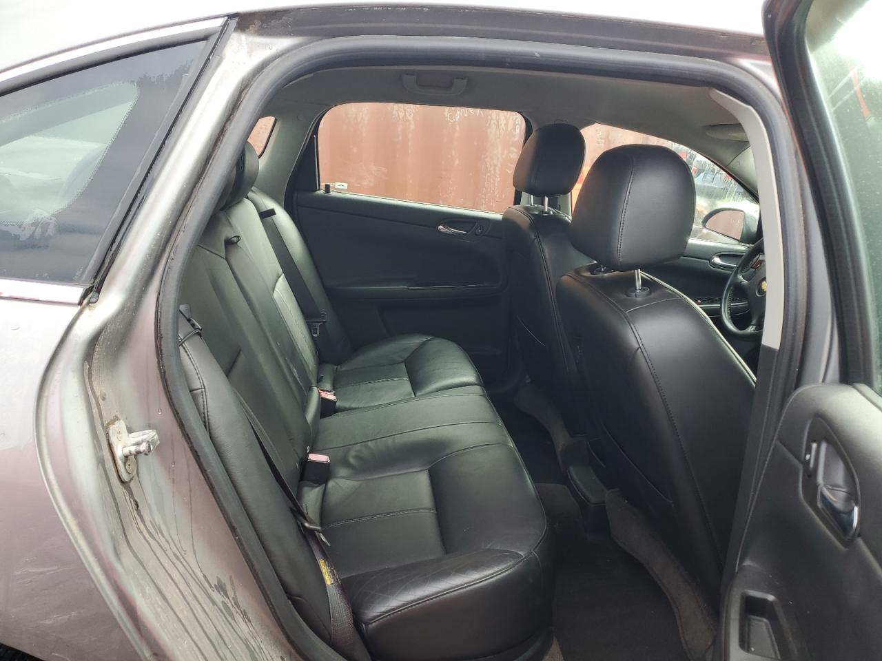 2006 Chevrolet Impala - Image 10