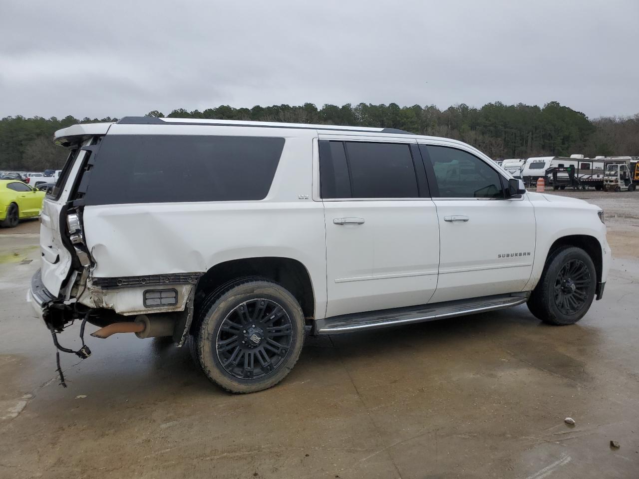 2015 Chevrolet Suburban - Image 3