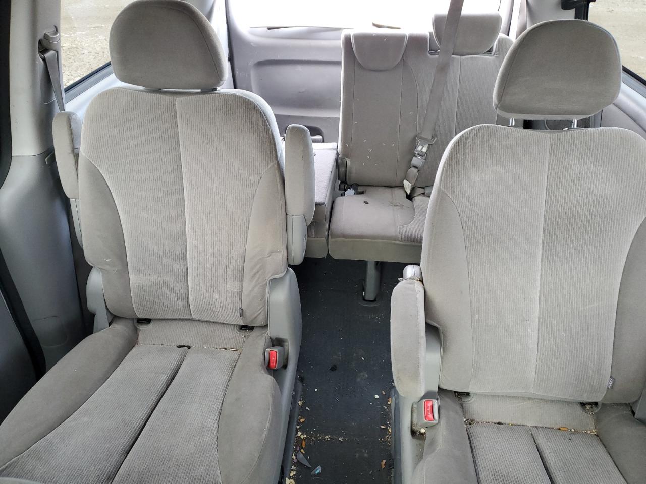 2014 Kia Sedona - Image 10