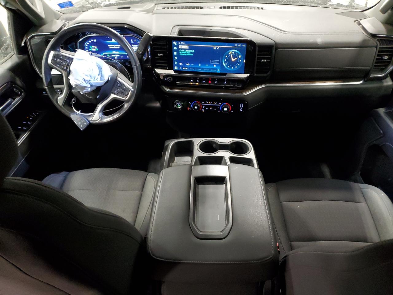 2022 Chevrolet Silverado - Image 8