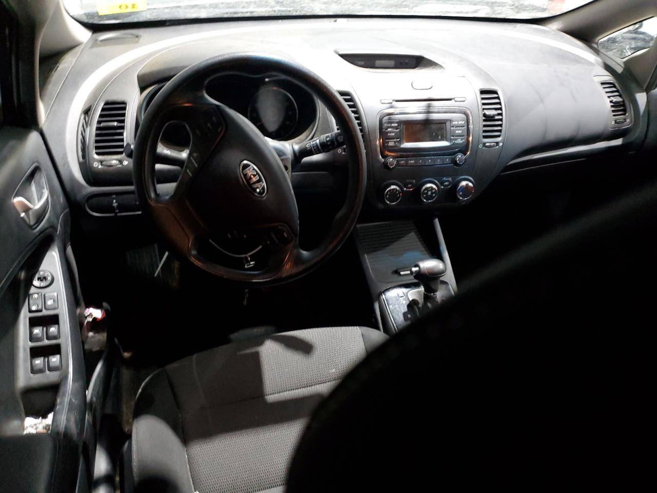 2017 Kia Forte - Image 8