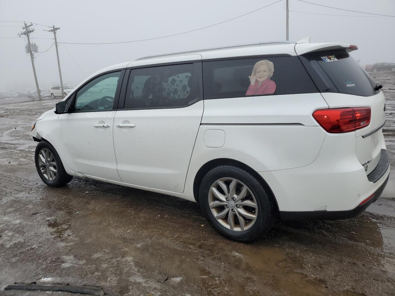2019 Kia Sedona - Image 2