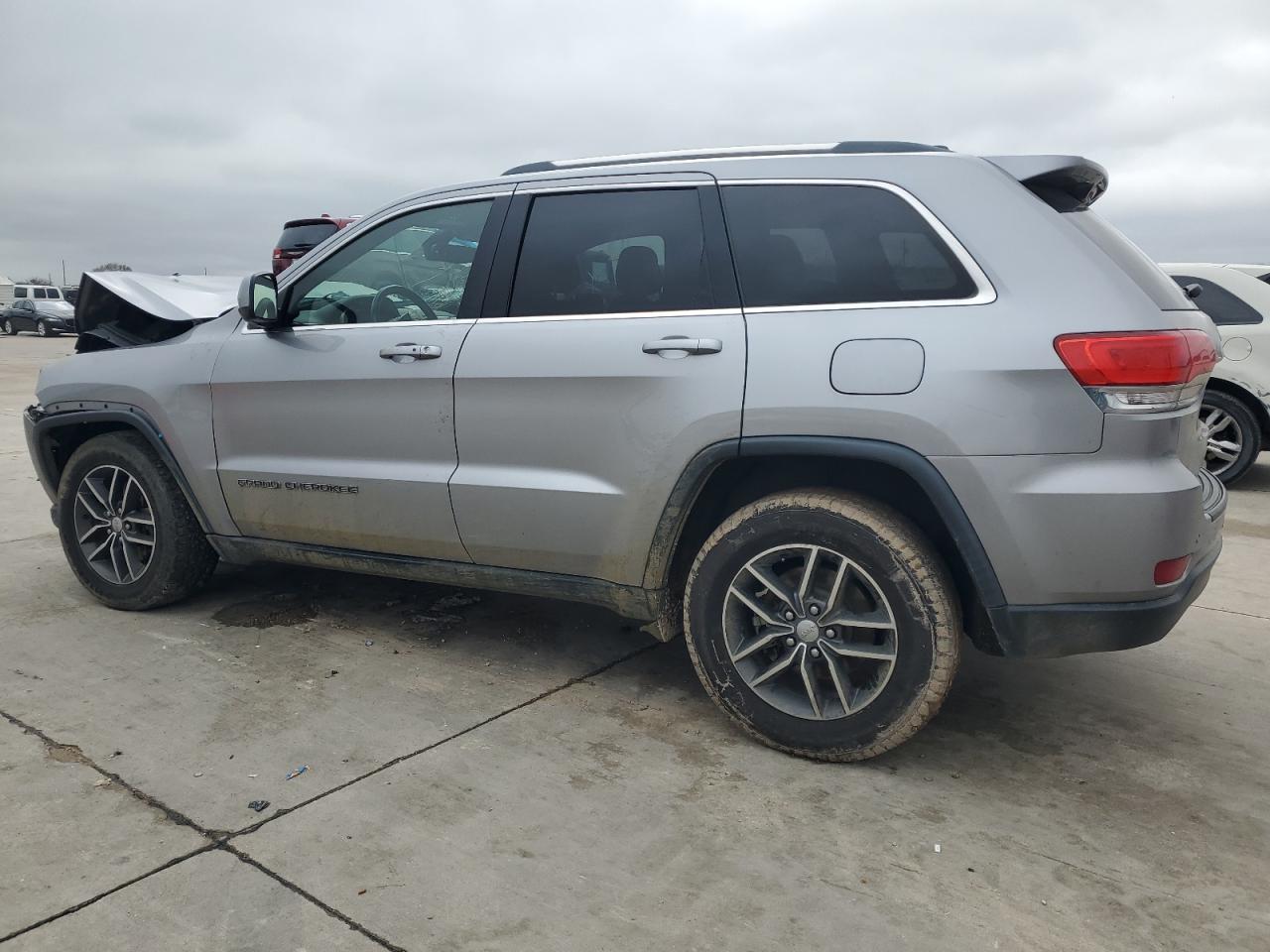 2018 Jeep Grand Cherokee - Image 2