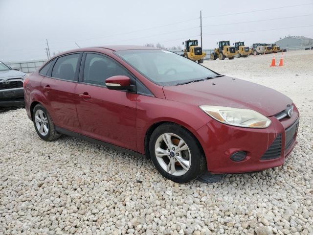 Sedans FORD FOCUS 2014 Czerwony