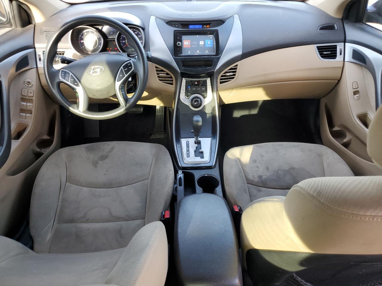 2012 Hyundai Elantra - Image 8