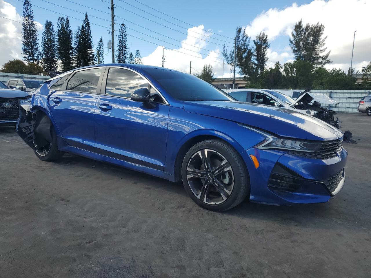 2023 Kia K5 - Image 4