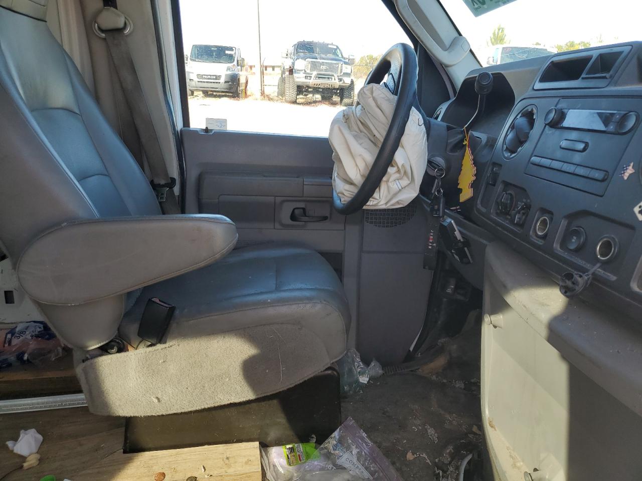 2011 Ford Econoline - Image 7