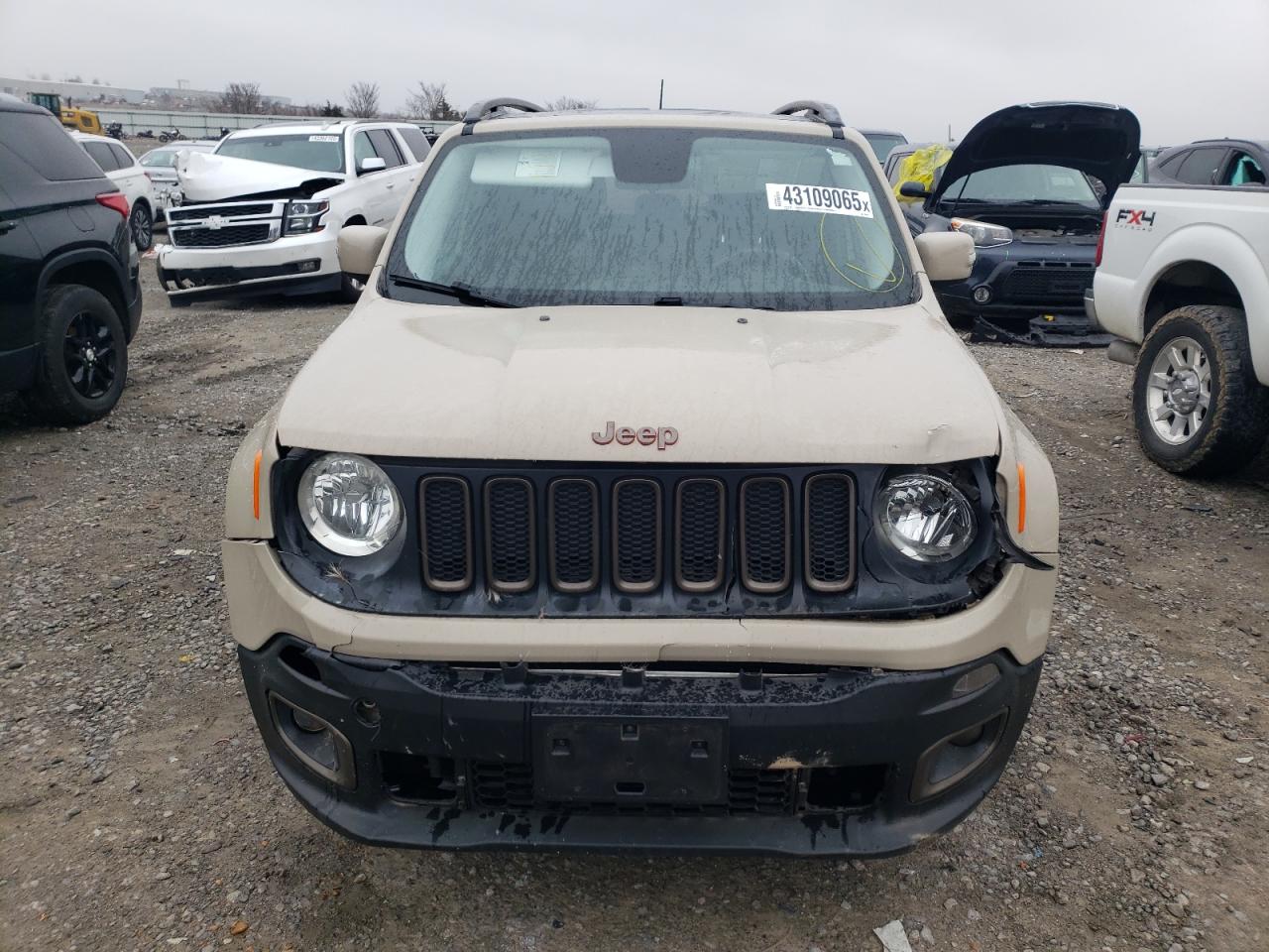 2016 Jeep Renegade - Image 5