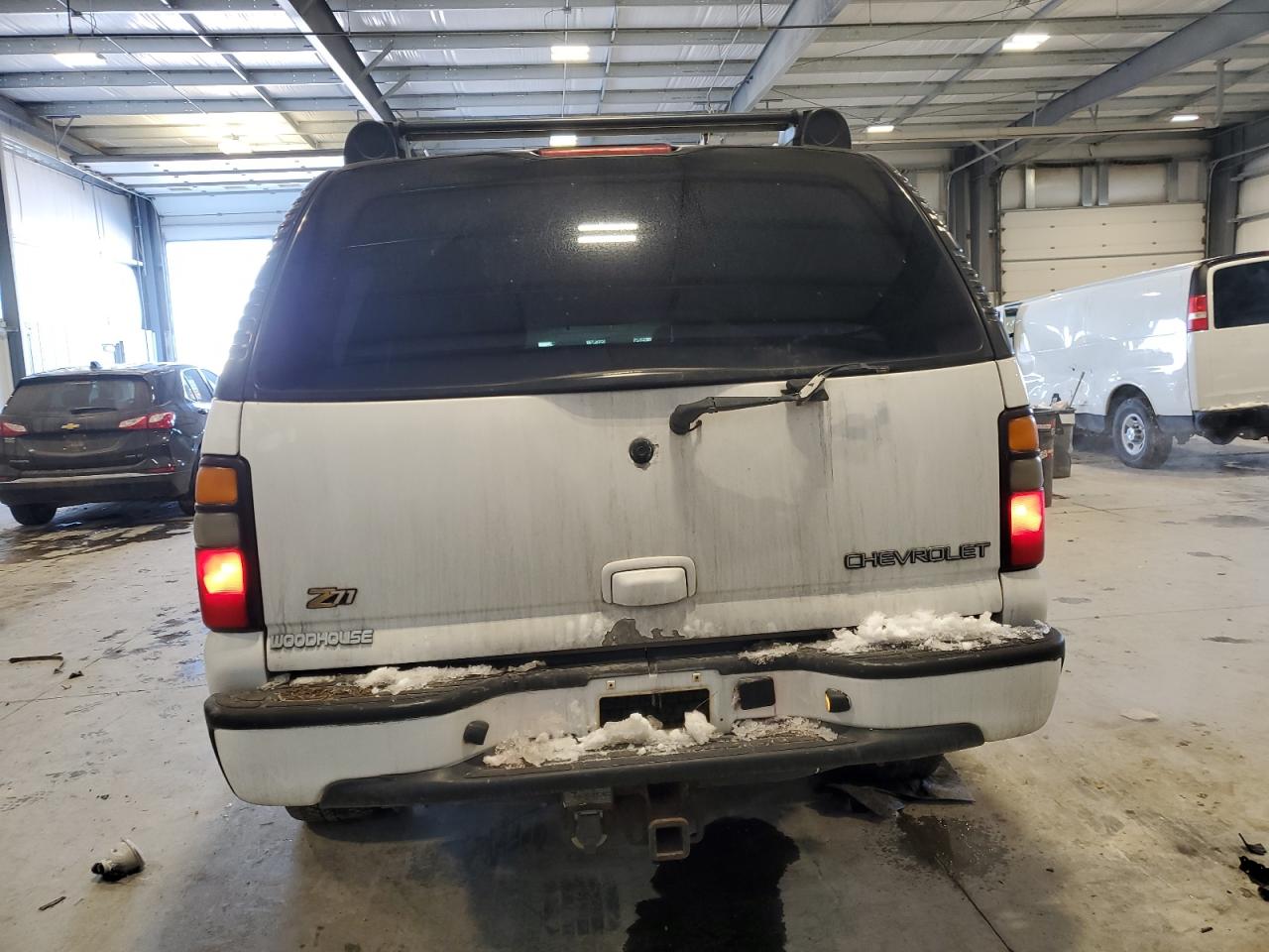 2004 Chevrolet Suburban - Image 6