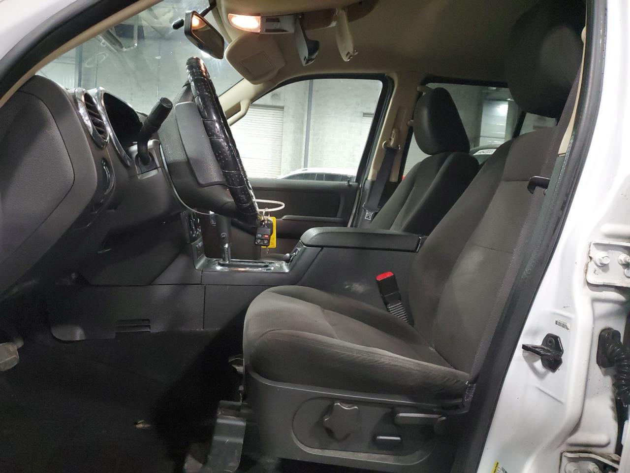 2010 Ford Explorer - Image 7