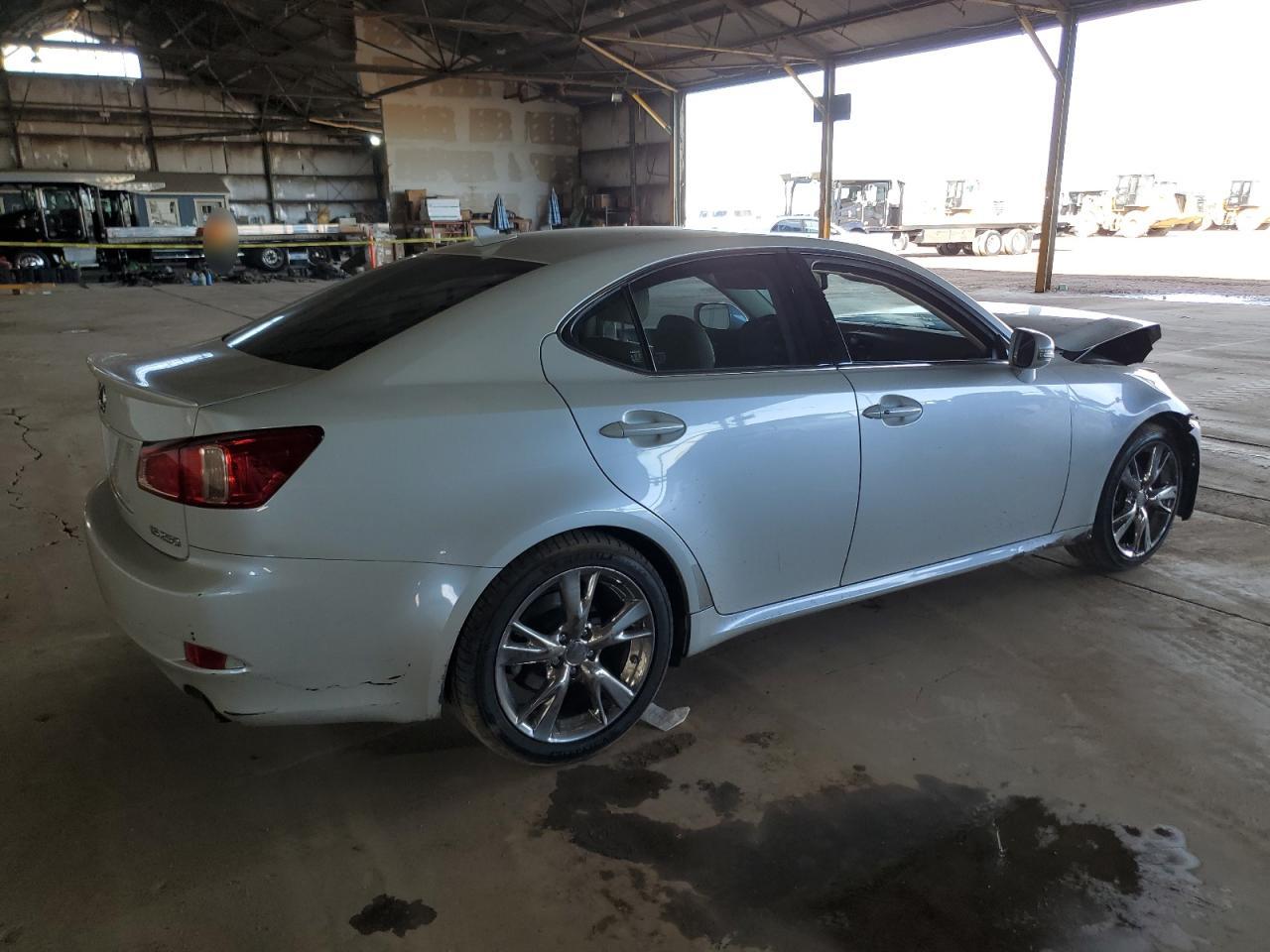2011 Lexus IS - Image 3