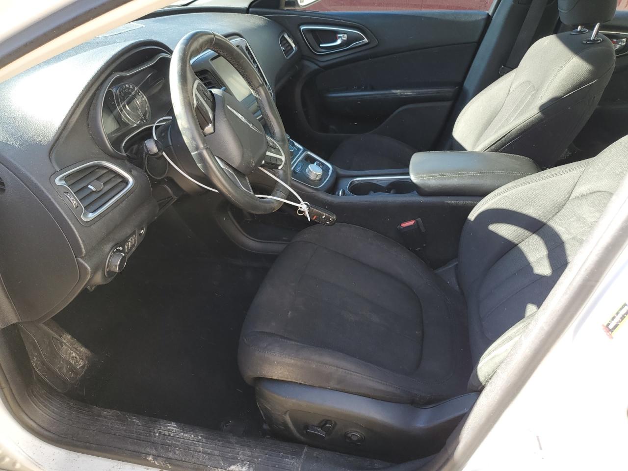 2015 Chrysler 200 - Image 7
