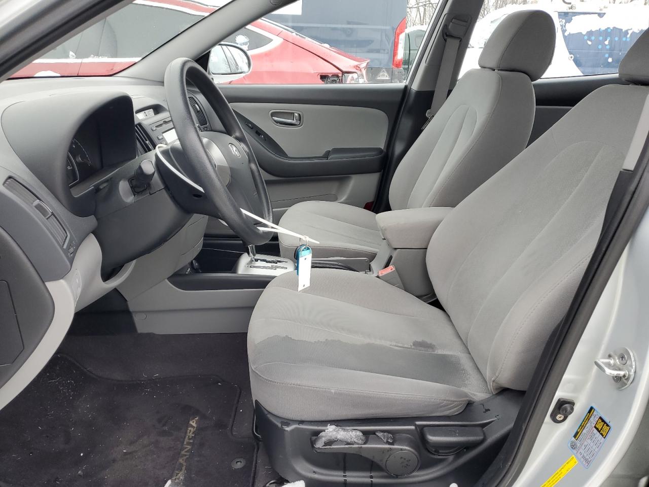 2010 Hyundai Elantra - Image 7