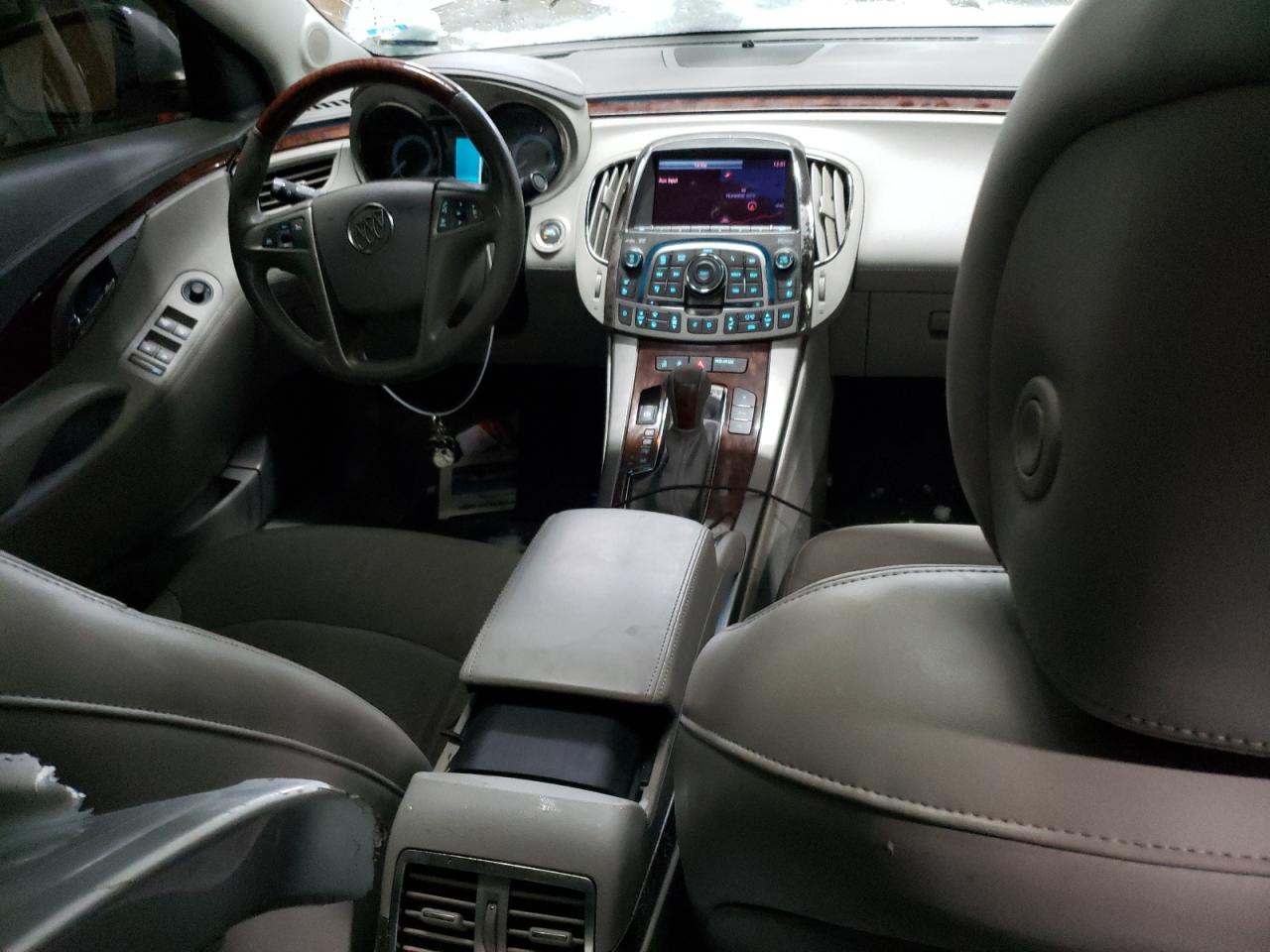 2010 Buick LaCrosse - Image 8