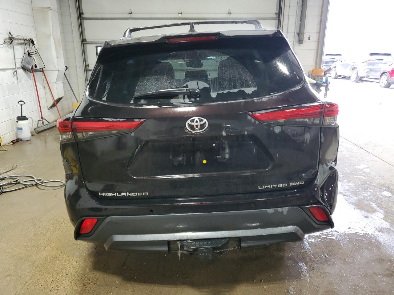 2021 Toyota Highlander - Image 6