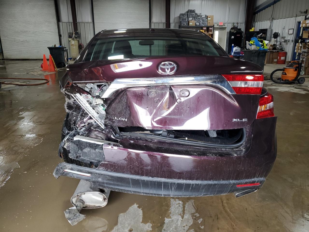 2013 Toyota Avalon - Image 6