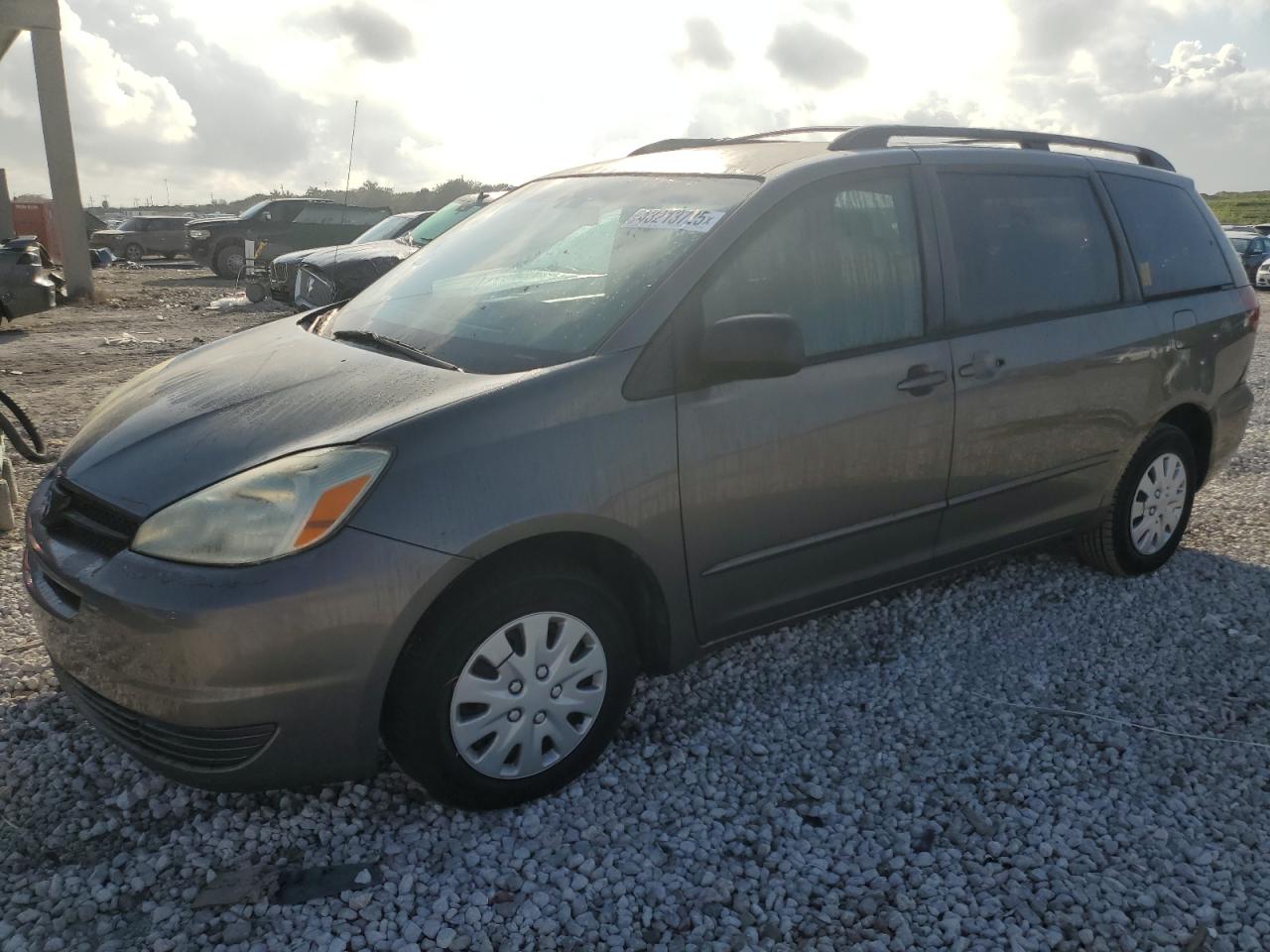 2005 Toyota Sienna - Image 1