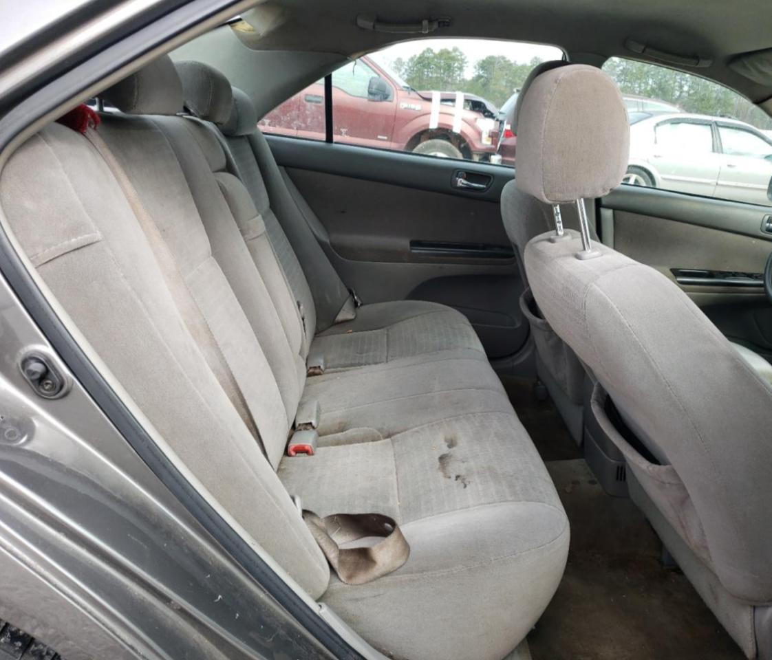 2005 Toyota Camry - Image 10