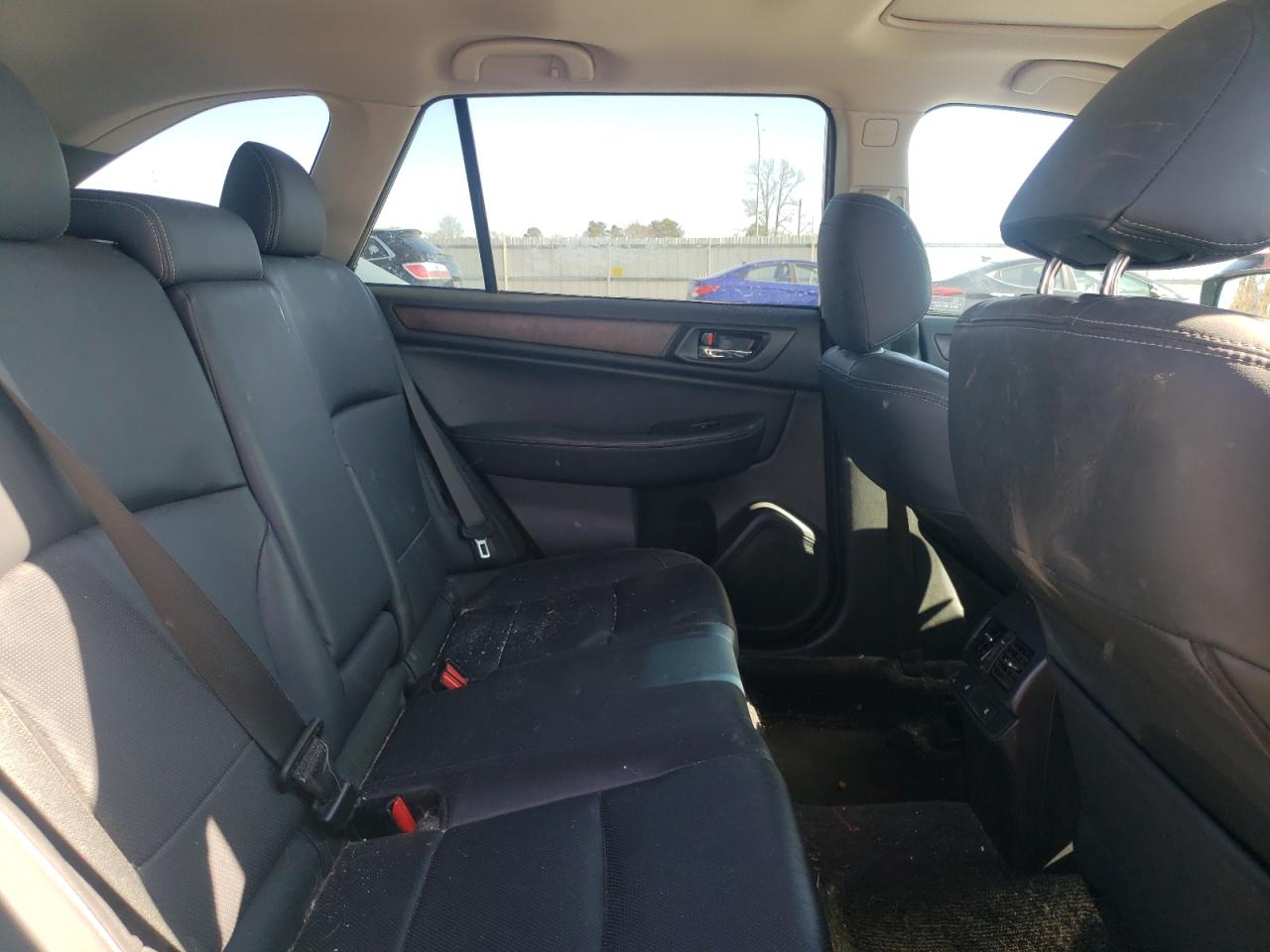 2015 Subaru Outback - Image 11