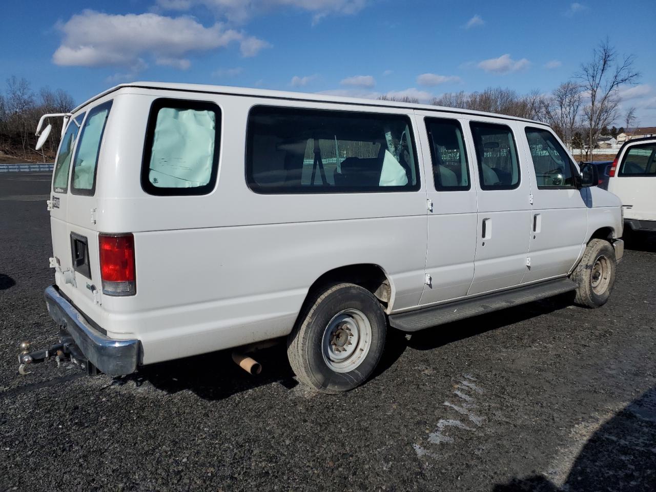 2014 Ford Econoline - Image 3