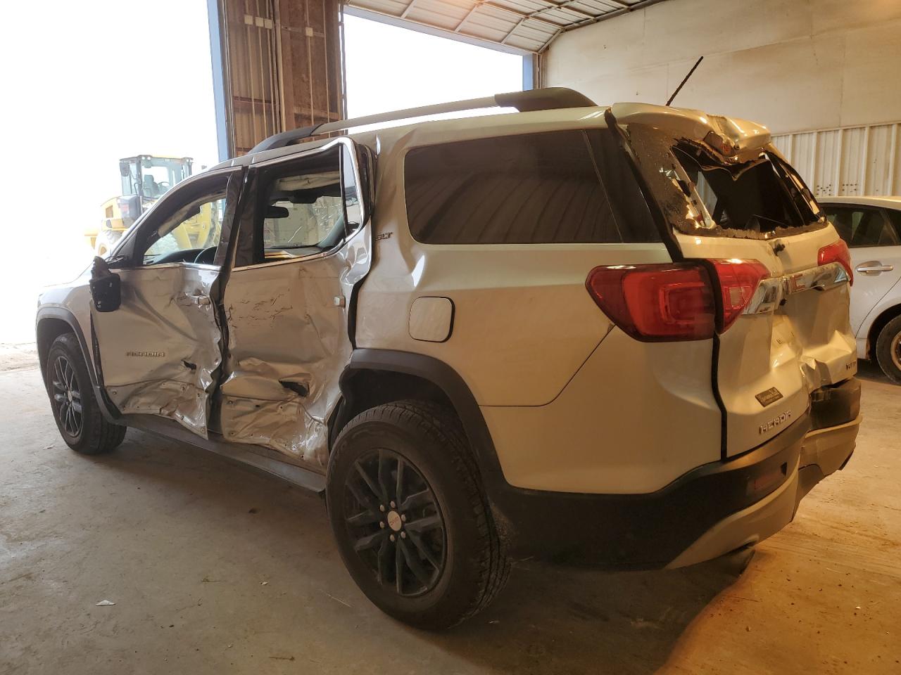 2019 GMC Acadia - Image 2