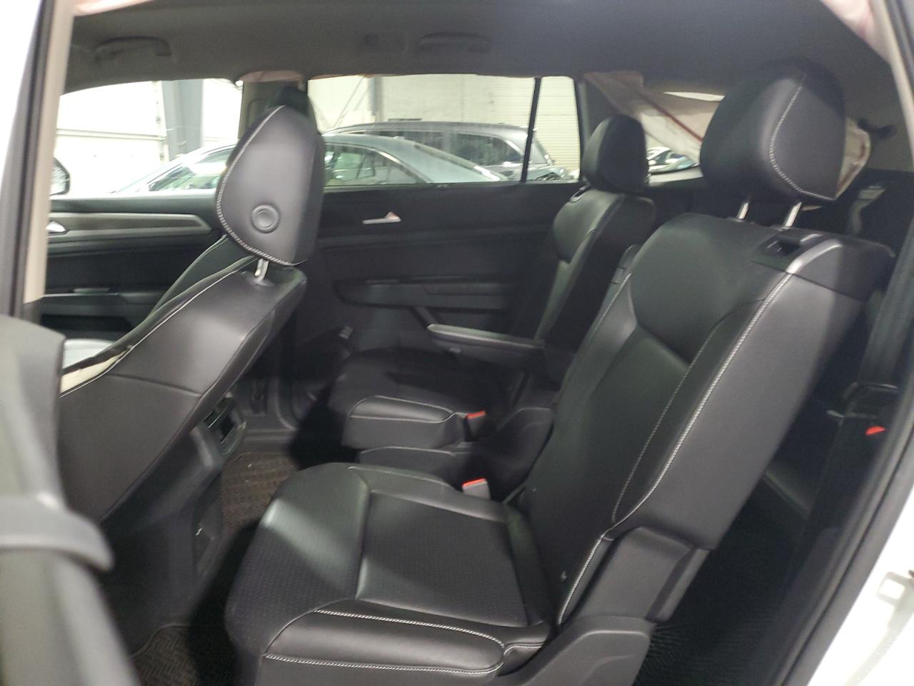 2021 Volkswagen Atlas - Image 11