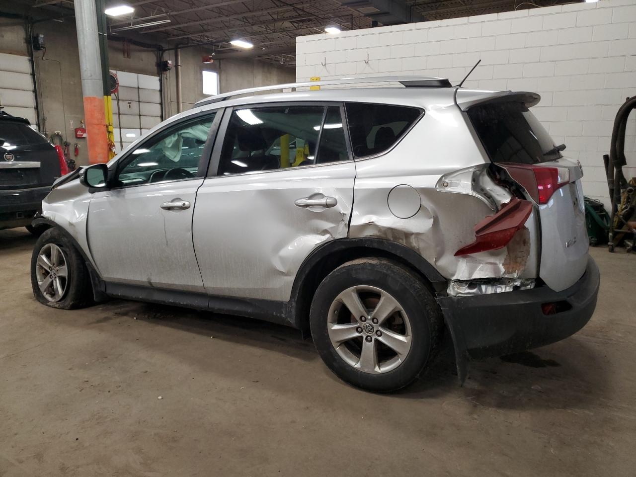 2015 Toyota RAV 4 - Image 2