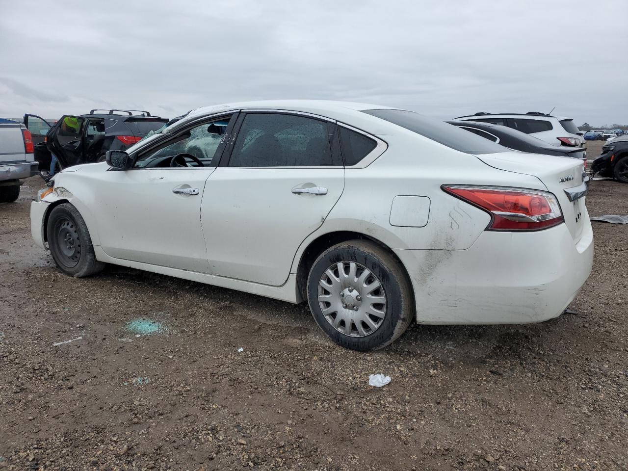 2014 Nissan Altima - Image 2