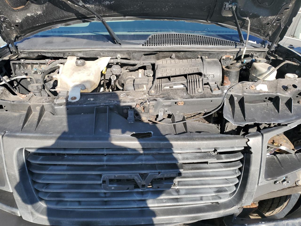 2017 GMC Savana - Image 12