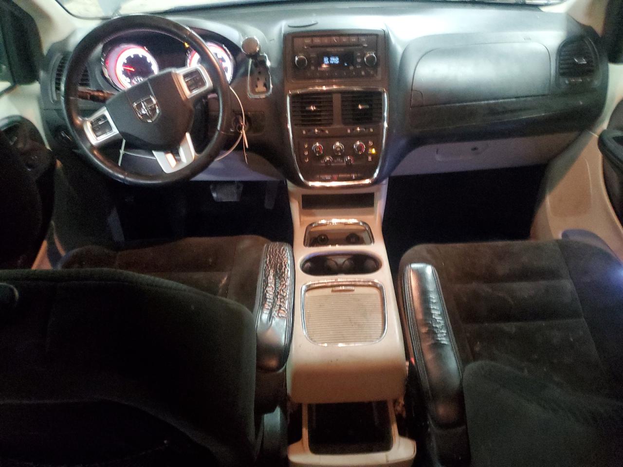2016 Dodge Caravan - Image 8