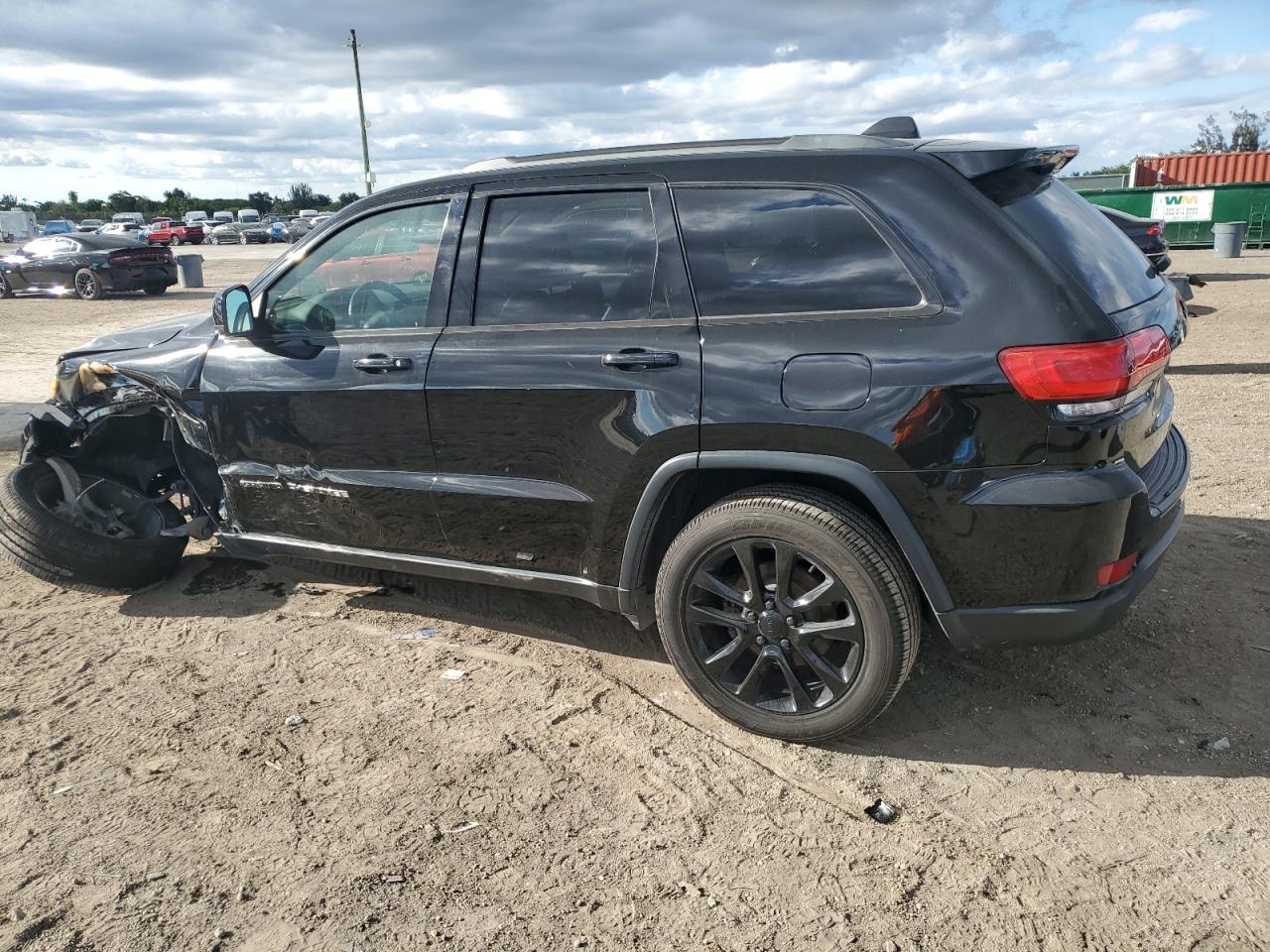 2019 Jeep Grand Cherokee - Image 2