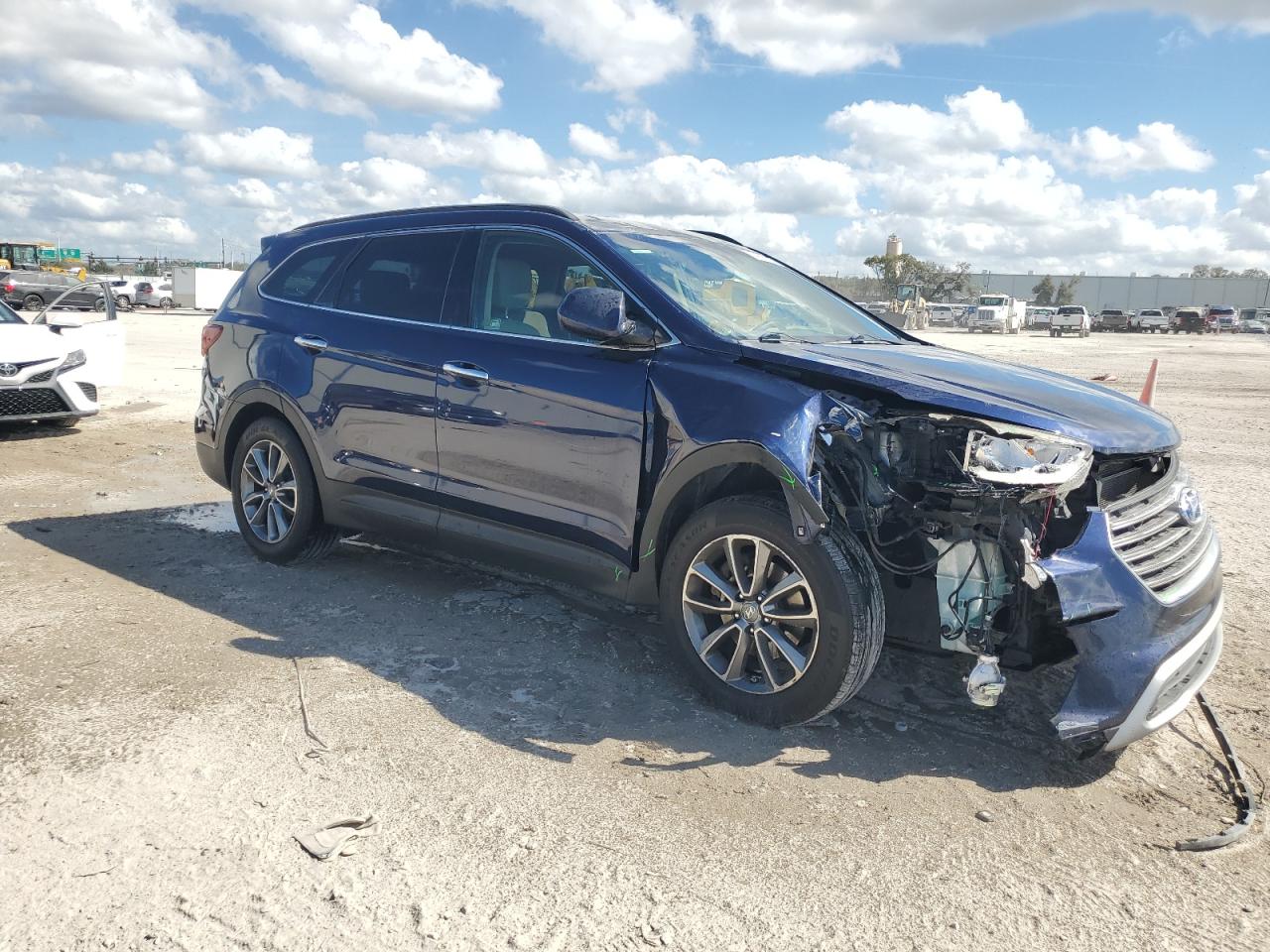 2017 Hyundai Santa Fe - Image 4