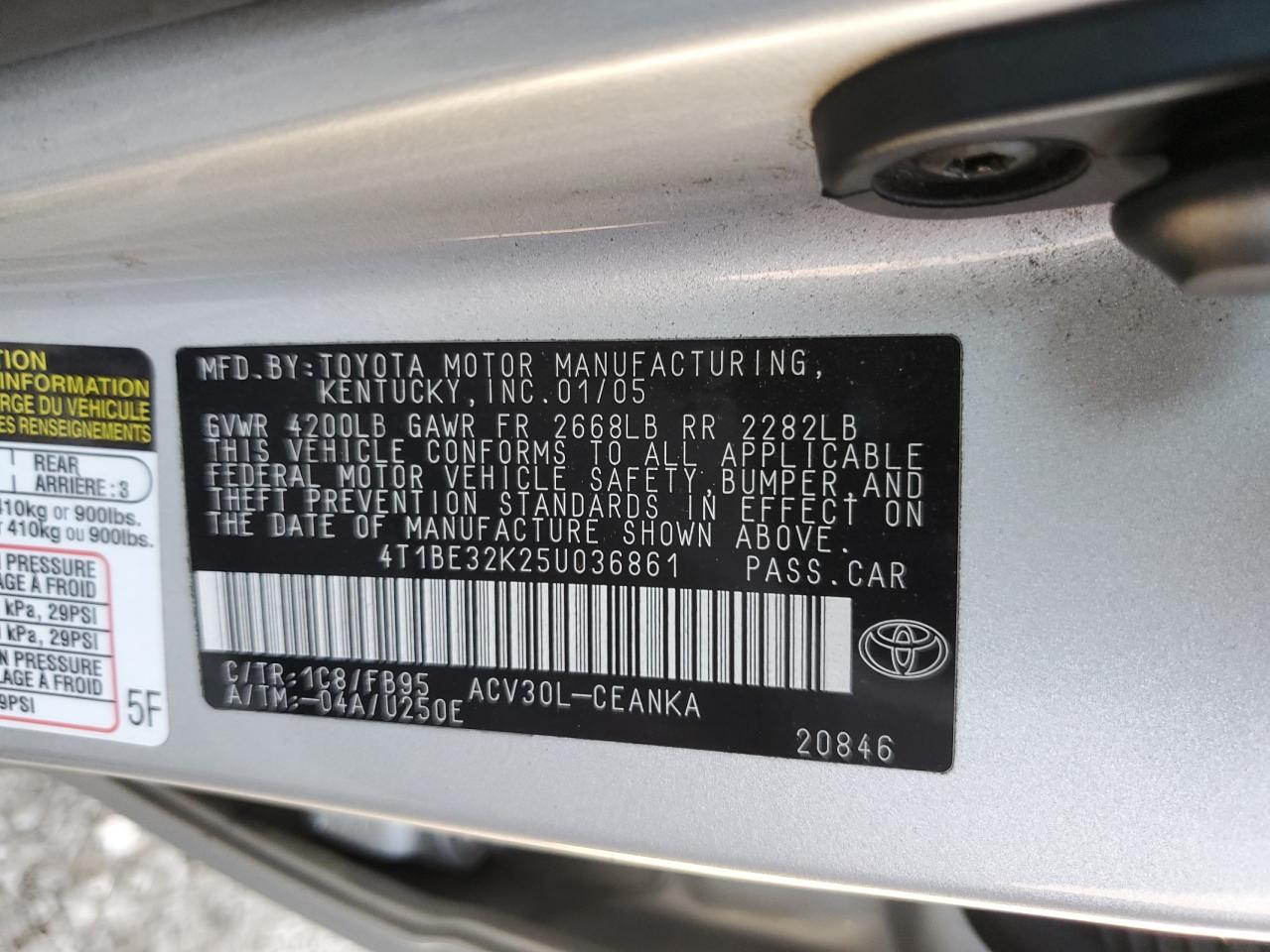 2005 Toyota Camry - Image 12