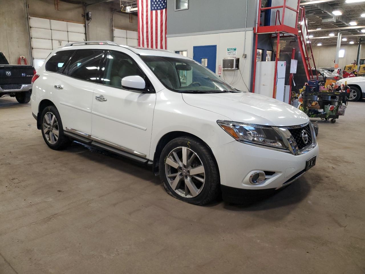 2015 Nissan Pathfinder - Image 4