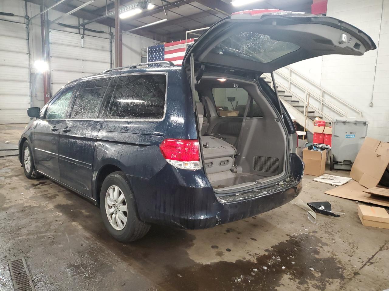 2010 Honda Odyssey - Image 2