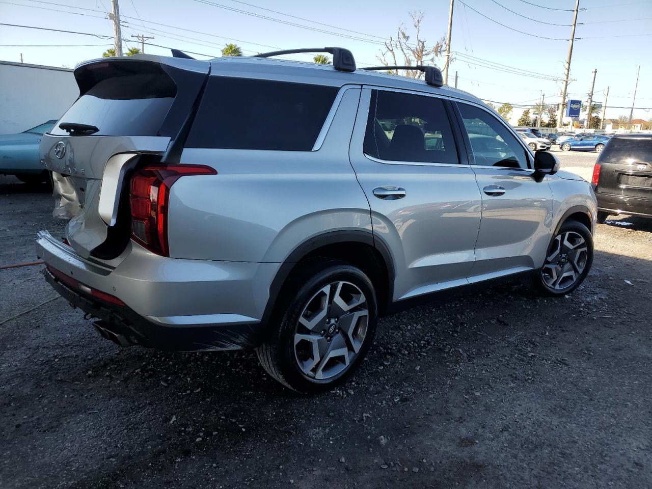 2024 Hyundai Palisade - Image 3