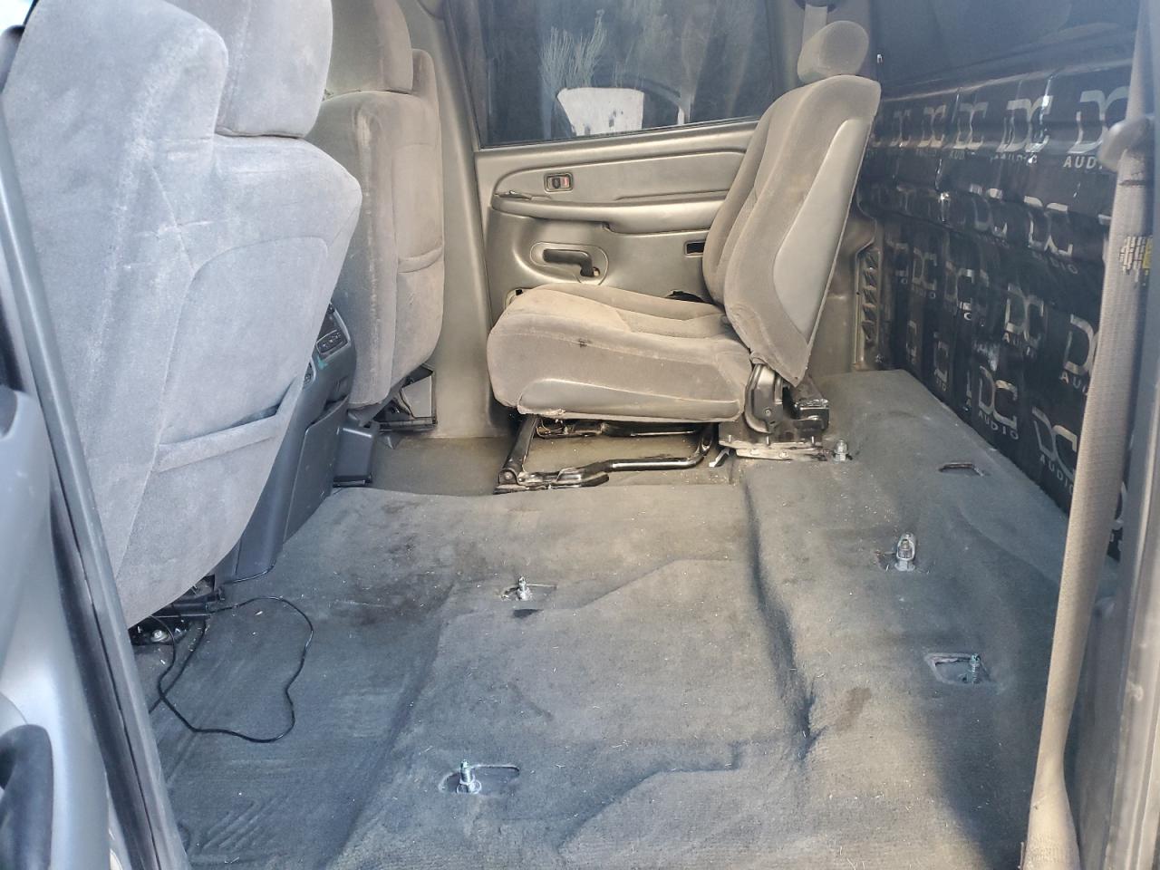 2006 Chevrolet Silverado - Image 10