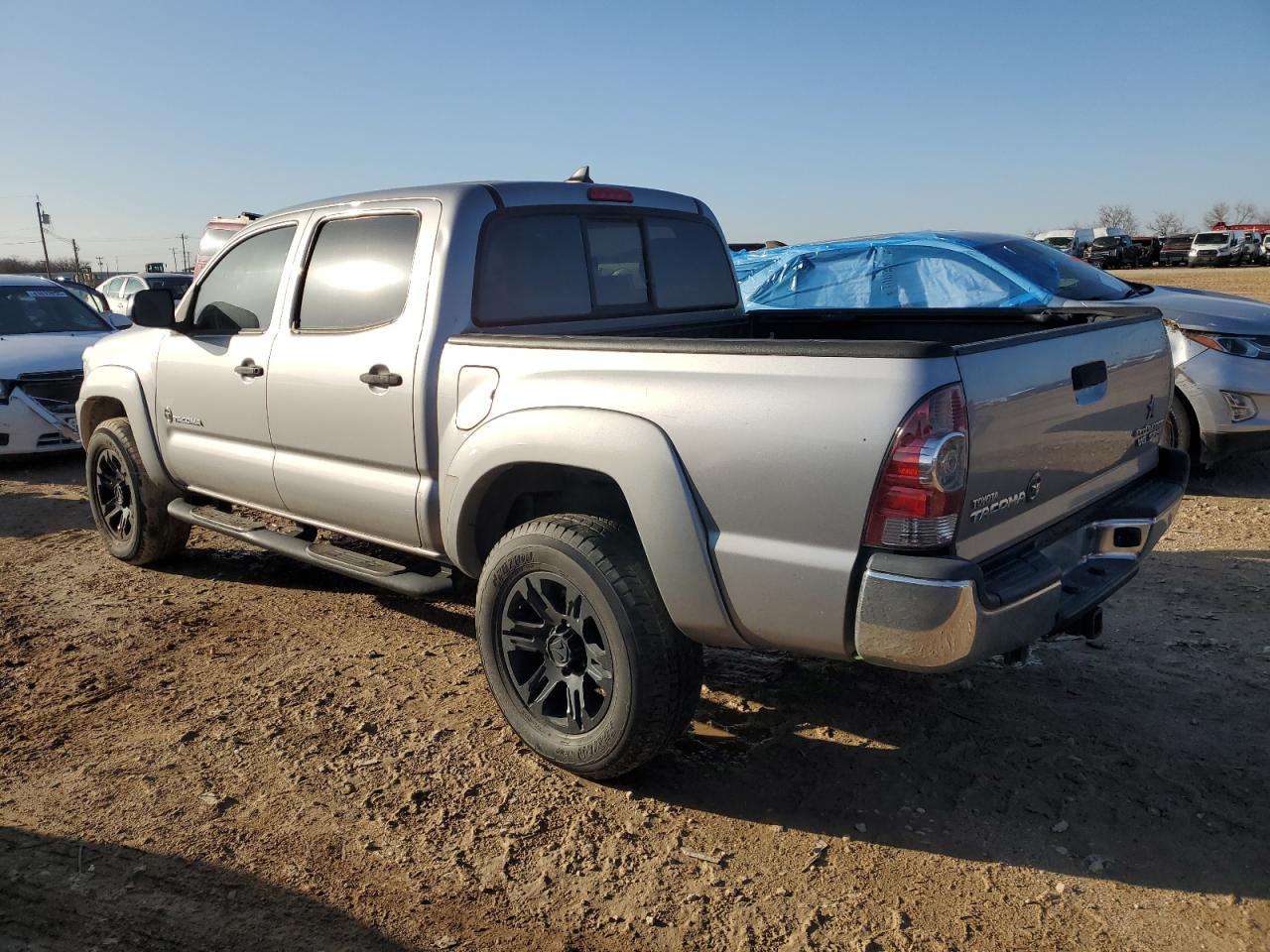 2015 Toyota Tacoma - Image 2