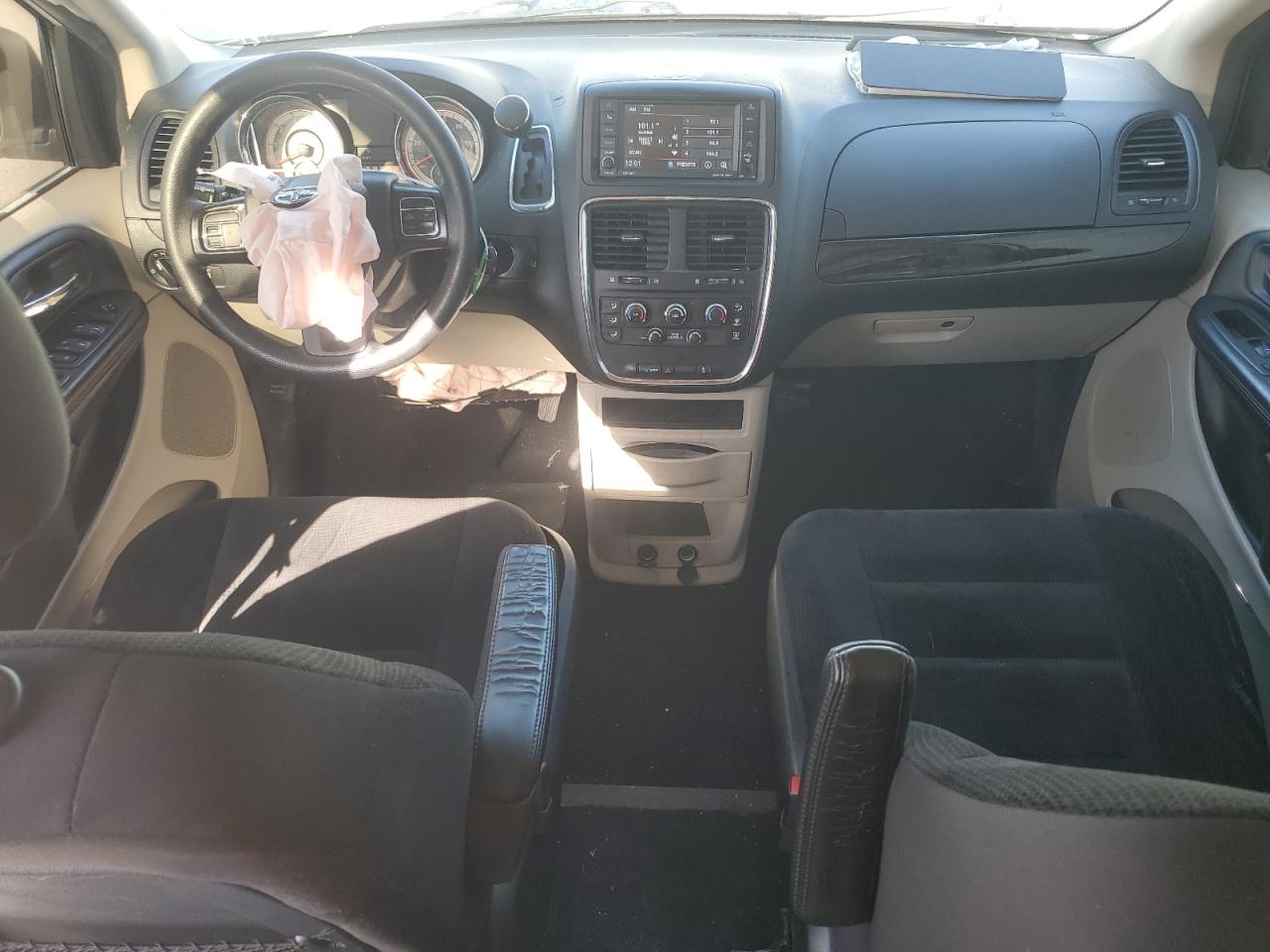 2019 Dodge Caravan - Image 8