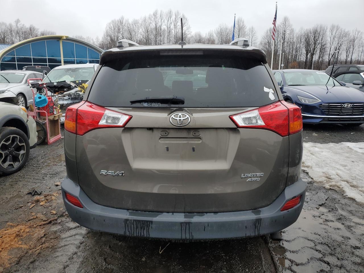 2015 Toyota RAV 4 - Image 6