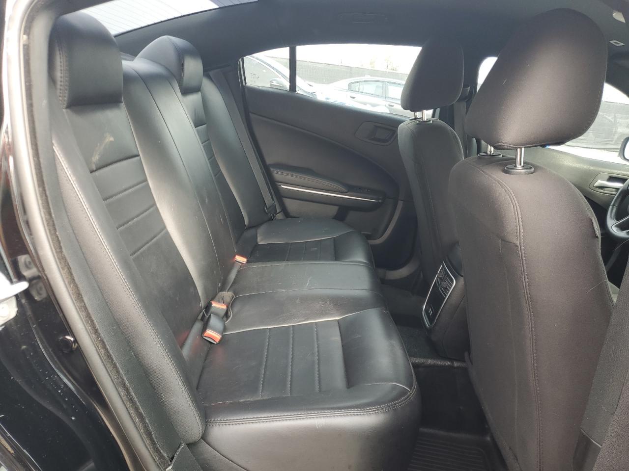 2018 Dodge Charger - Image 10