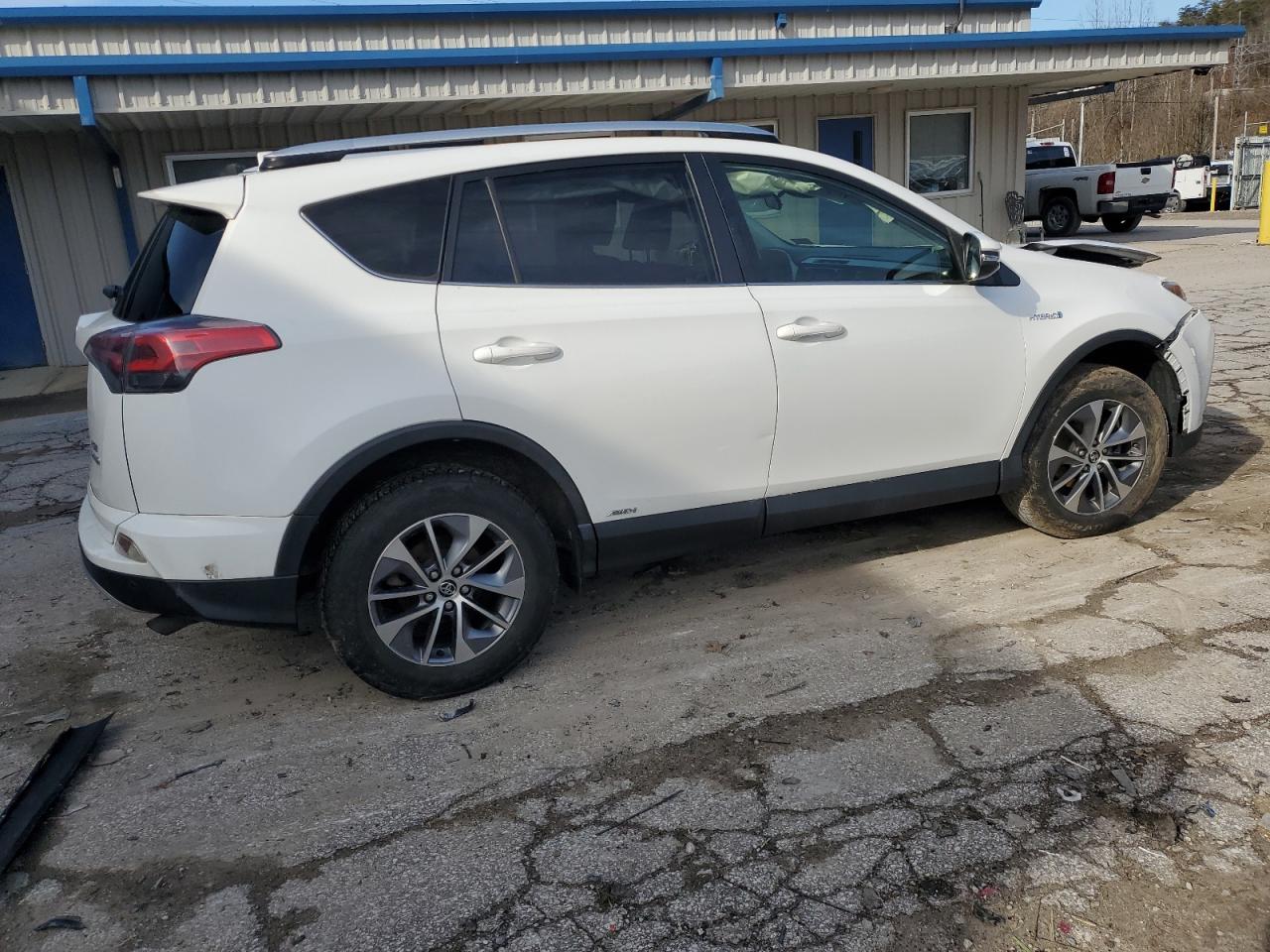 2016 Toyota RAV 4 - Image 3