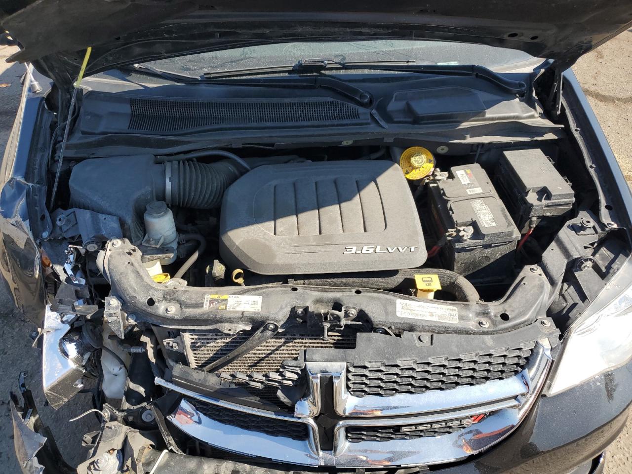 2019 Dodge Caravan - Image 12