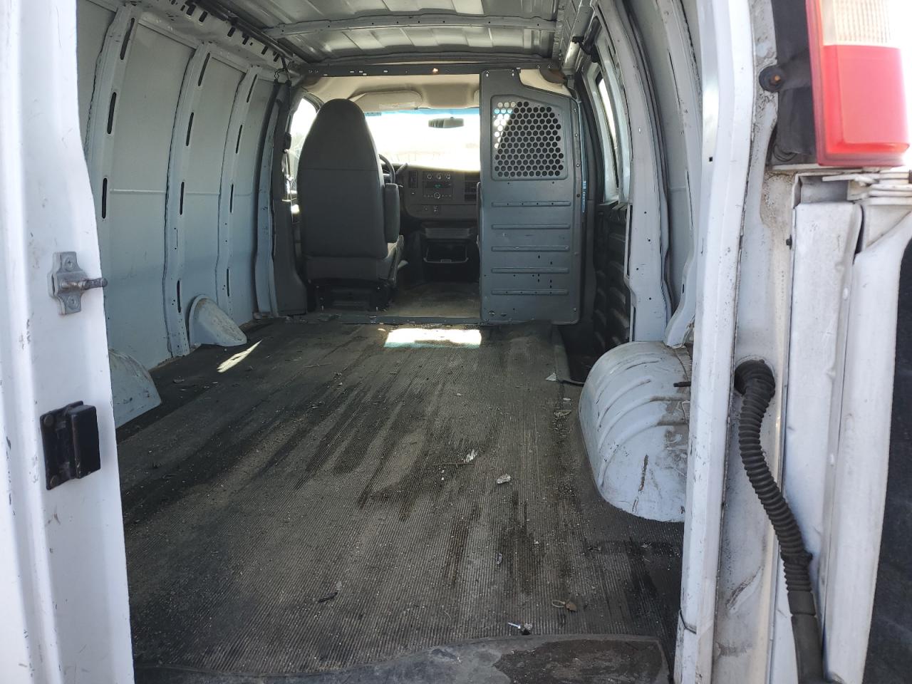 2014 GMC Savana - Image 11