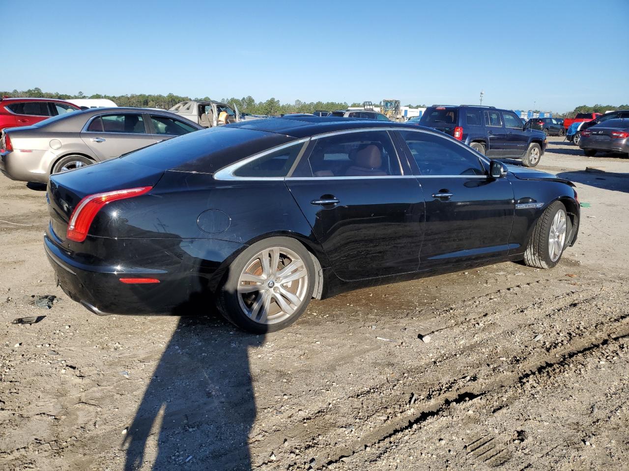 2012 Jaguar XJ - Image 3