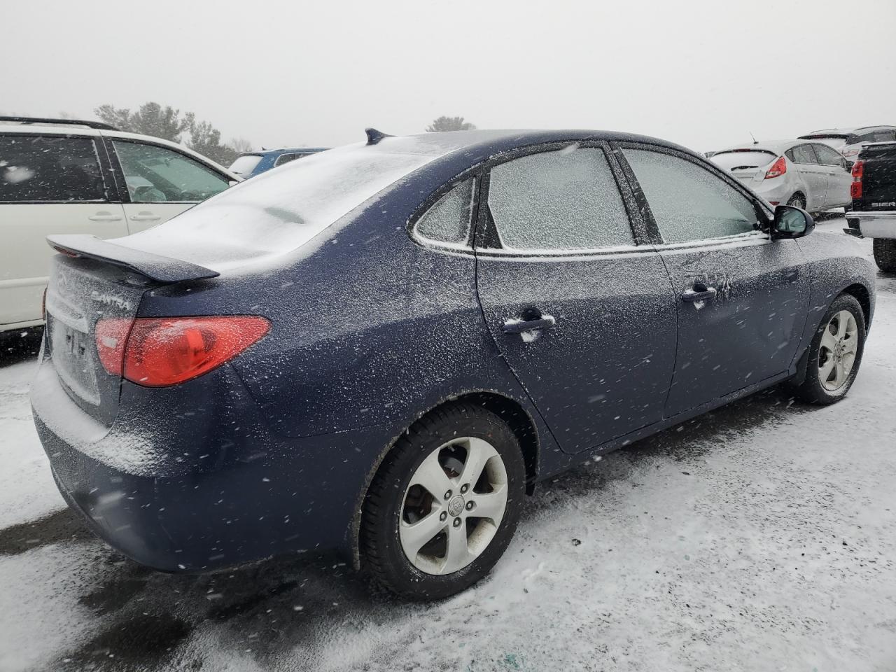 2010 Hyundai Elantra - Image 3